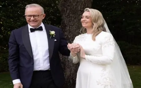 رئيس وزراء أستراليا يحتفل بدخول القفص الذهبي في سن الـ62