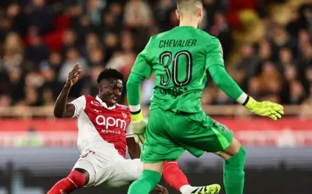 شوفالييه حارس باريس سان جيرمان يكشف تفاصيل لحظات الرعب بعد تصرف كامارا المتهور