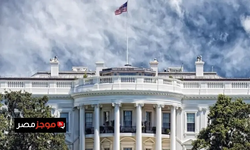 البيت الأبيض يقيد وصول المراسلين إلى مكتبه الإعلامي بقرارات جديدة