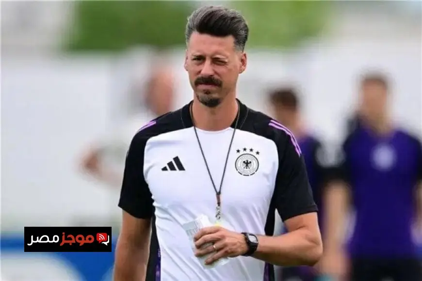 مدرب أوجسبورج فاجنر يتواصل مع اتحاد الكرة الألماني بعد تلقيه الإنذار الثالث