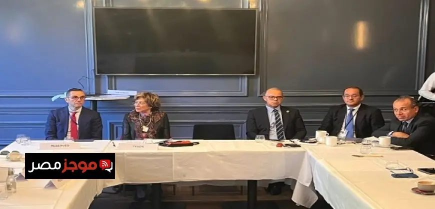 وزير الاستثمار يؤكد أهمية تعزيز النمو الصناعي غير النفطي بقيادة القطاع الخاص عبر التصنيع والطاقة النظيفة