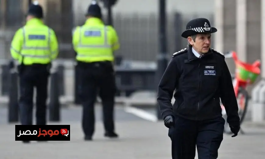 حادث طعن مروع في قطار بريطاني والشرطة تلقي القبض على شخصين