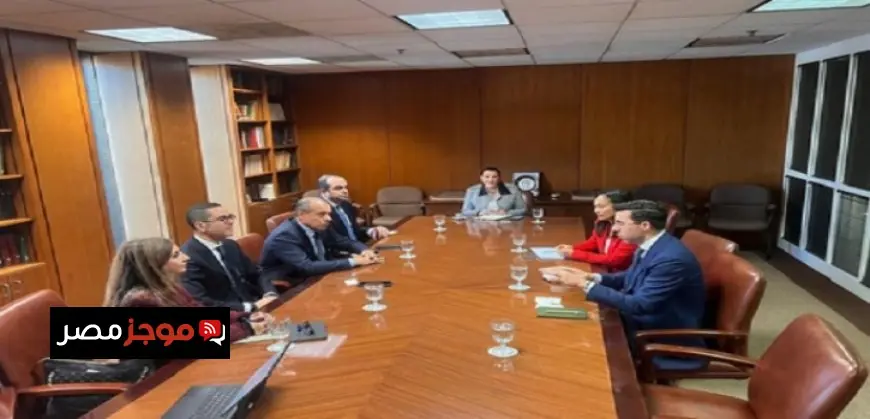 وزير الاستثمار يتباحث مع شركة بوينج العالمية لتعزيز الشراكة في قطاع الطيران والنقل الجوي