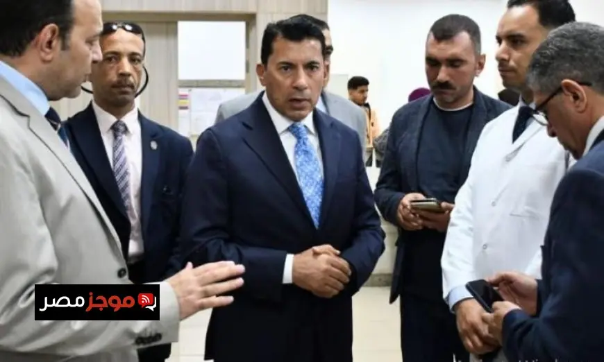 صبحي يزور مصابي حادث انقلاب ميني باص في طريق العاصمة ويطمئن على صحتهم