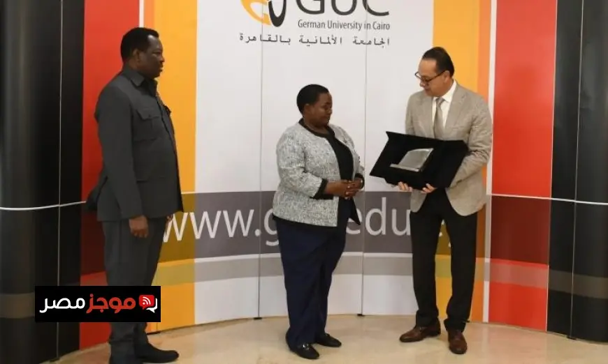 رئيسة وزراء أوغندا تتفقد الجامعة الألمانية في القاهرة وتعزز فرص التعاون الأكاديمي