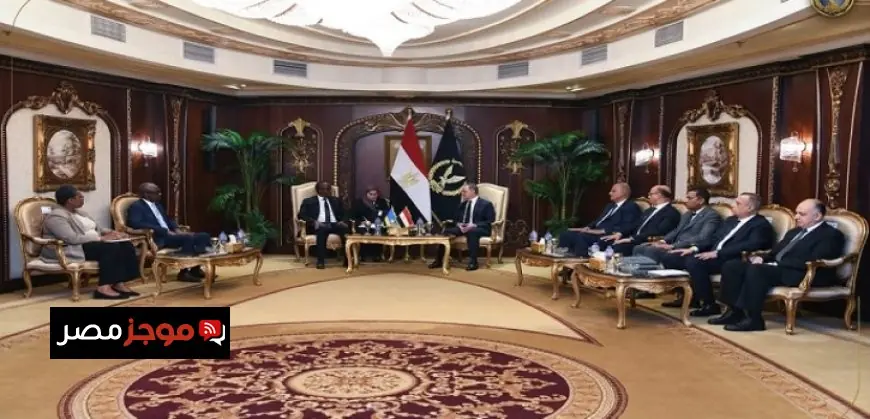 وزير الداخلية يناقش تعزيز التعاون مع نظيره الرواندي