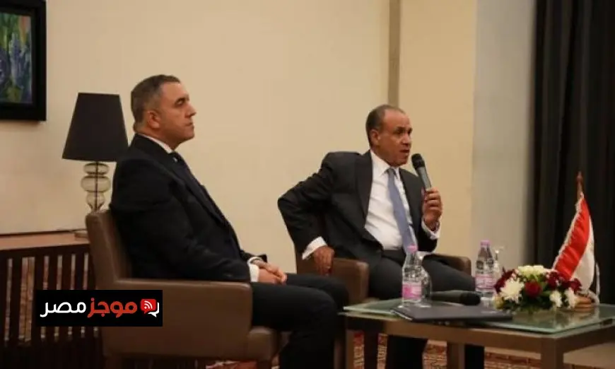 وزير الخارجية يلتقي بجالية مصرية متميزة في الجزائر ويبحث سبل تعزيز التعاون