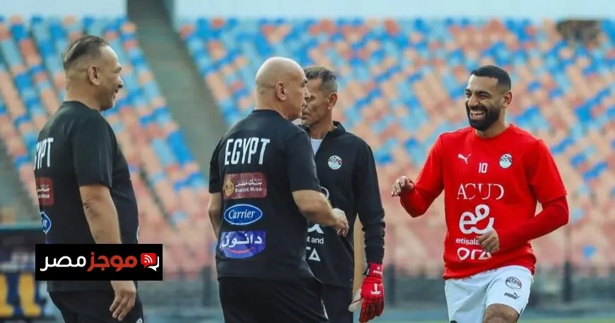 محمد صلاح يسعى للاجتماع بحسام حسن لتفادي أزمة محتملة مع ليفربول