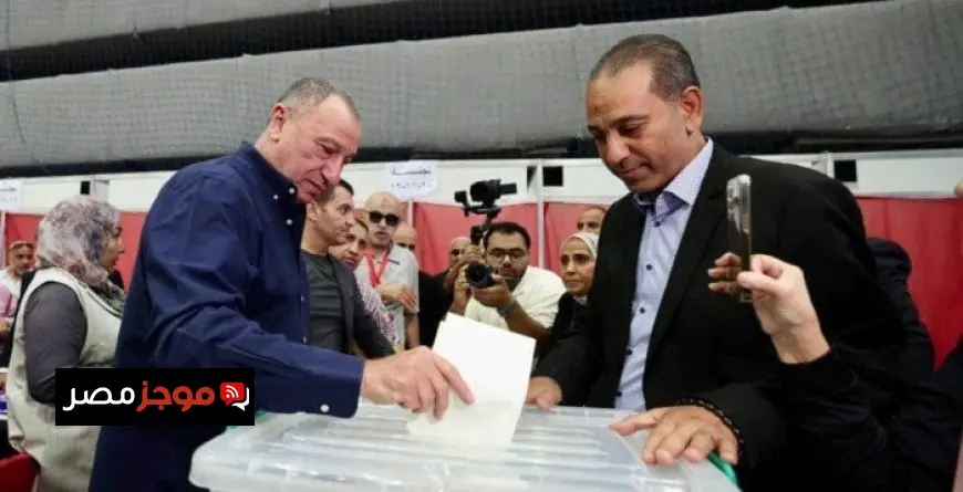 محمود الخطيب يشارك في انتخابات الأهلي ويعبر عن رأيه بالتصويت صور