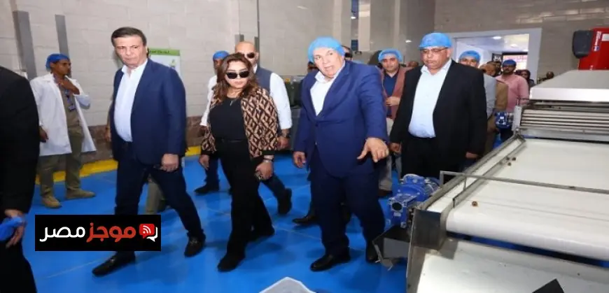 زيارة ميدانية لوزيري التنمية المحلية والزراعة لمشروع الإنتاج الحيواني ومجمع تمور الوادي الجديد