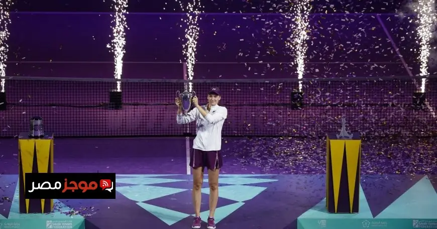 إيلينا ريباكينا تتوج بلقب البطولة الختامية في الرياض بعد فوزها على أرينا سابالينكا