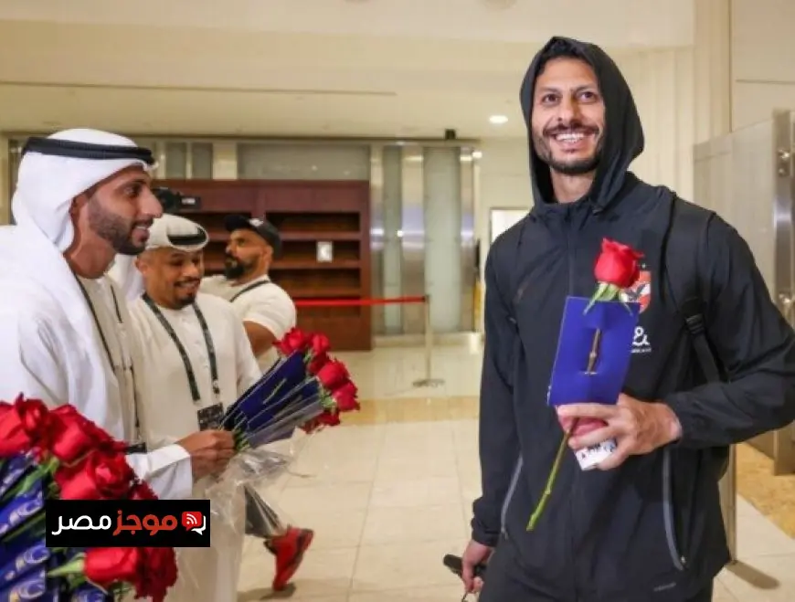 استقبال استثنائي لبعثة الأهلي بالورود في فندق الإقامة بدبي