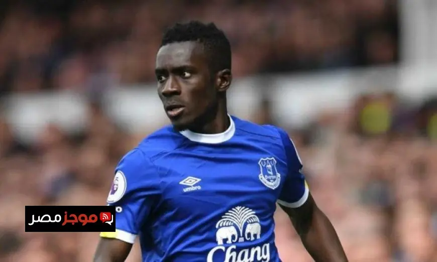 اعتذار إدريسا جانا جاي لاعب إيفرتون عن الطرد الغريب في مباراة مانشستر يونايتد بالدوري الإنجليزي