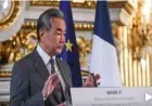 وزير الخارجية الصيني يشدد على أهمية تعزيز التعاون المستمر مع بريطانيا