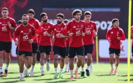 نجم الأهلي يثير الجدل بانتقاله المحتمل إلى برشلونة