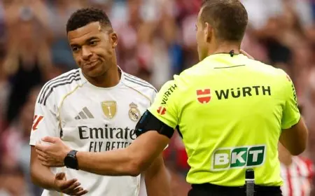 غضب كيليان مبابي تجاه التحكيم يثير الجدل في الأوساط الرياضية هل هي أزمة أم مجرد رد فعل؟