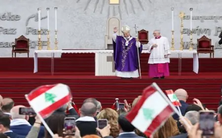 بابا الفاتيكان يدعو الشرق الأوسط لتبني السلام والابتعاد عن أهوال الحرب