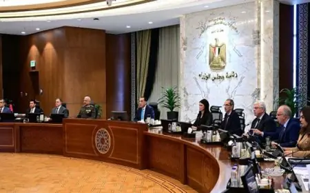 رئيس الوزراء يؤكد على ضرورة إنهاء مشاريع التطوير في الوراق لتعزيز التنمية المحلية