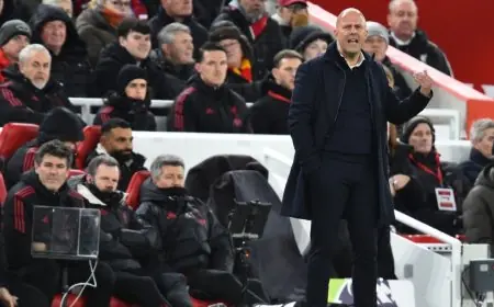 صلاح جاهز للمشاركة في المباراة المقبلة وسلوت يكشف الإجابة مسبقاً