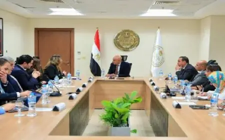 وزير التعليم يستقبل وفد غرفة التجارة الأمريكية لتعزيز التعاون التعليمي والتجاري