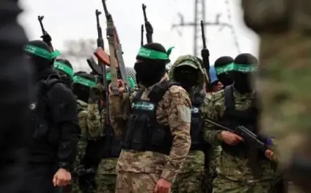 مسؤولون أمريكيون يزعمون أن حماس ستتخلى عن حكم غزة وتبدأ نزع سلاحها وفق أكسيوس