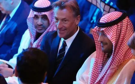 المسحل يكشف سبب مغادرة هيرفي رينارد معسكر المنتخب السعودي في قطر
