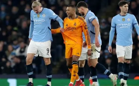 مواجهة مثيرة بين كيليان مبابي وإيرلينغ هالاند في سباق الكرة الذهبية خلال كأس العالم