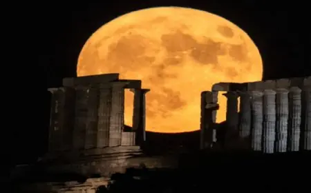 البدر العملاق ينير بترا بجمال فلكي يكشف عبقرية الأنباط