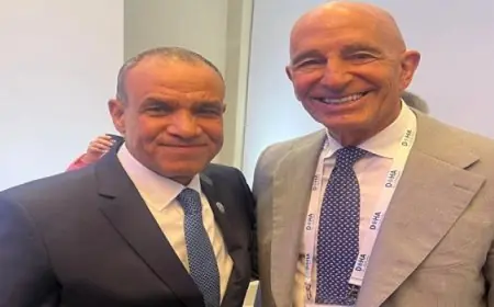 وزير الخارجية يناقش آخر تطورات الأوضاع في سوريا مع المبعوث الأمريكي توم باراك