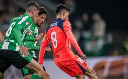 برشلونة يحقق انتصاراً ساحقاً على ريال بيتيس بخمسة أهداف ويعزز مكانته في صدارة الدوري الإسباني