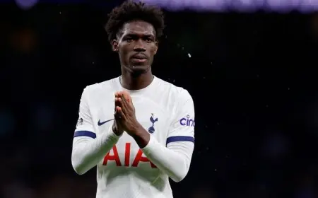 توتنهام يبدأ تحقيقاته حول مزاعم استخدام بيسوما لغاز الضحك