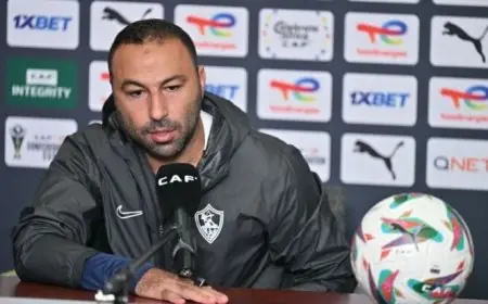 أحمد عبد الرؤوف يقدم محاضرة فنية تحفيزية للاعبي الزمالك قبل مرانهم استعدادًا لمباراة كهرباء الإسماعيلية