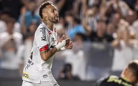 نيمار يتطلع لأخذ إجازة قبل اتخاذ قرار مصيري بشأن مستقبله مع سانتوس