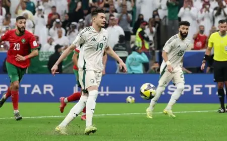 عبد الله الحمدان يعتذر لرينارد بعد فشل تنفيذ بانينكا وصفعة وقبلة بالرأس