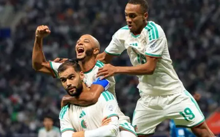 الجزائر تتأهل إلى ربع النهائي بعد انتزاع الصدارة من العراق في كأس العرب
