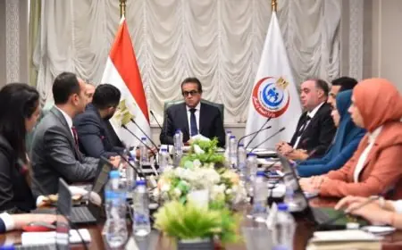 وزير الصحة يتباحث حول تدشين المنصة الموحدة للمبادرات الصحية الرئاسية