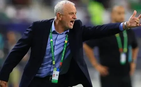 غراهام أرنولد يعبر عن فخره بقدرة العراق على الصمود 92 دقيقة بعشرة لاعبين