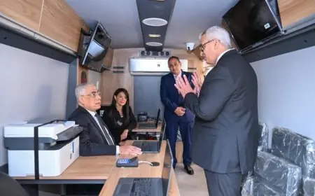 تسليم مركبات ذكية لتعزيز الخدمات الرقمية بحضور النائب العام ووزيرة التخطيط