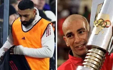 حسام حسن يبتسم في الزاوية وسط أجواء أزمة صلاح في ليفربول