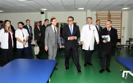 وزير الصحة يتفقد مستشفى أنقرة جازيلر المتخصص في تأهيل إصابات الحبل الشوكي والدماغ