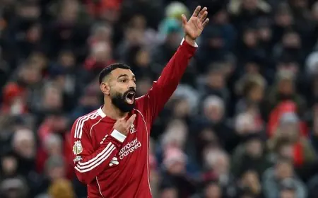 جيرارد يتحدى صلاح ويدعوه للتراجع عن تصريحاته المثيرة