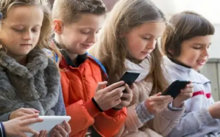 أستراليا تفرض حظراً على وصول الأطفال إلى منصات التواصل الاجتماعي