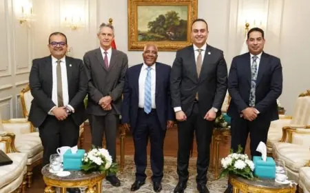 رئيس هيئة الرعاية يناقش مع وزير صحة جنوب أفريقيا سبل تعزيز السياحة العلاجية