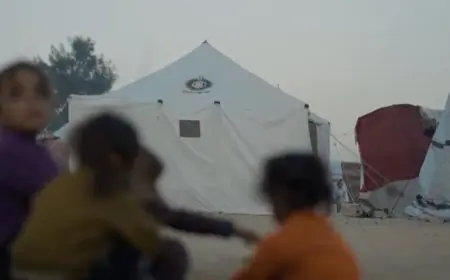 بيت الزكاة يوزع مساعدات شاحنات القافلة الإغاثية الـ12 على سكان غزة