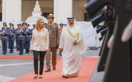 العاهل البحريني يستعرض مع رئيسة الوزراء الإيطالية آخر التطورات الإقليمية والدولية