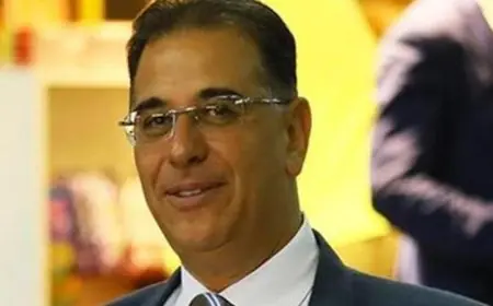 نائب وزير الخارجية يُكرم الأستراليين الذين أعادوا آثارًا مصرية قيمة