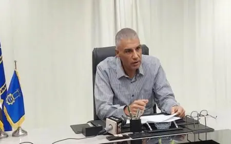 محافظ أسوان يتابع عمليات إنقاذ المتضررين من انهيار عقار سكني في حي أسوان