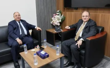 هيئة الدواء تبحث تعزيز استثمارات شركة نابكو فارما وتطوير الصناعة الدوائية في المنطقة