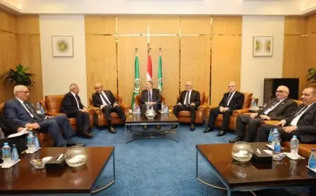 رئيس النيابة الإدارية يشارك في اجتماع حاسم لمجلس كلية القانون بالأكاديمية العربية للعلوم