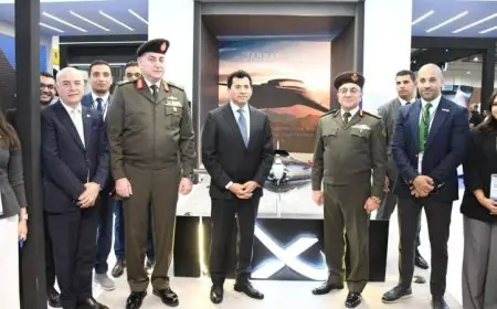 وزير الشباب والرياضة يجتمع مع متطوعي معرض إيديكس 2025 للصناعات الدفاعية